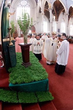 St. Patrick's Day Mass at the Cathedral of the Holy Cross, March 17, 2011. Photo by Gregory L. Tracy, The Pilot