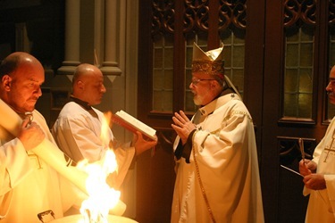 Cardinal Sean P. O'Malley celebrates the Easter Vigil April 23, 2011 at the Cathedral of the Holy Cross.  Pilot photo by Jim Lockwood