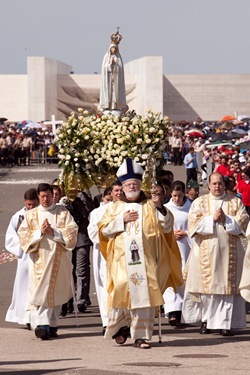 Peregrinacao Internacional Aniversaria de 13 de Maio de 2011