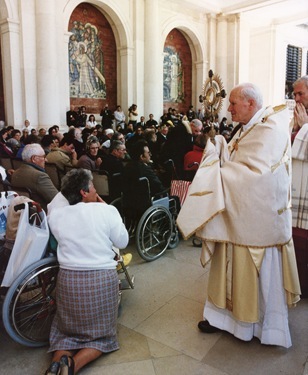 POPE VISITS FATIMA IN 1991