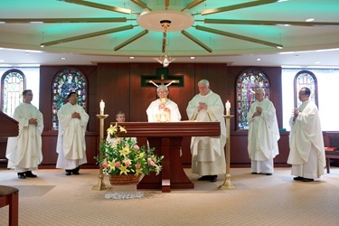 Retired Archbishop of Hong Kong Cardinal Joseph Zen Ze-kiun celebrates Mass at the Boston Archdiocese’s Pastoral Center July 18, 2011. The visit was part of a multi-city tour by the cardinal of the U.S. and Canada visiting local Chinese Catholic communities and raising awareness of the situation of the Church in China.
Pilot photo/ Gregory L. Tracy
