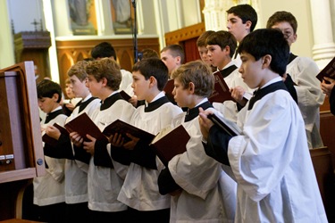 AltarServerMass2011_CRW_2366