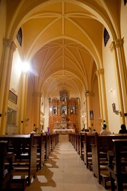 Mass and dinner with Boston Pilgrims in Havana, Cuba, March 27, 2012. Photo by Gregory L. Tracy, The Pilot 