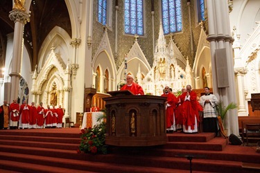 Members of the new ecclesial movement and realities celebrate the Pentecost Vigil with Cardinal Sean P. O’Malley at the Cathedral of Holy Cross May 26, 2012. Pilot photo/ Gregory L. Tracy