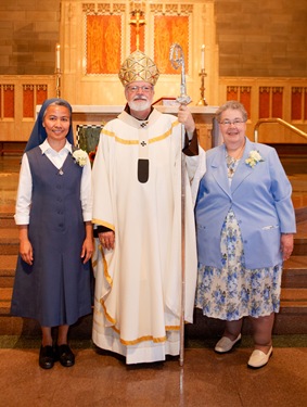 25th Jubilarians Sister Maria Noel Maccabulos, FSP and Sister Janine Savoie, SSCh.