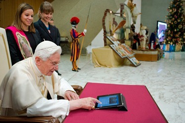 POPE-TWEET