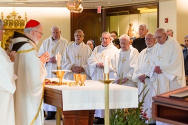 Mass with priests from Regina Cleri Dec. 6, 2012. Pilot photo/ Gregory L. Tracy