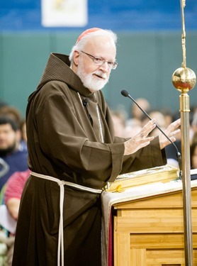 Cardinal Sean O'Malley meets with membersof the Neocatechumenal Way at Immaculate Conception School in Revere June 17, 2013. Photo by Gregory L. Tracy