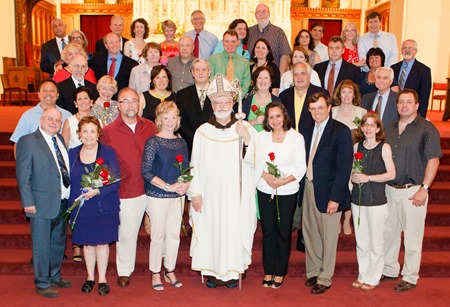 Nearly 200 couples attended the Gold and Silver Wedding Anniversary Mass, celebrated by Cardinal Seán P. O’Malley June 2 at the Cathedral of the Holy Cross. During the Mass the couples renew their vows.
Pilot photo/ Gregory L. Tracy 
