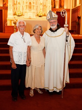 Nearly 200 couples attended the Gold and Silver Wedding Anniversary Mass, celebrated by Cardinal Seán P. O’Malley June 2 at the Cathedral of the Holy Cross. During the Mass the couples renew their vows.
Pilot photo/ Gregory L. Tracy 
