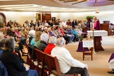 Cardinal Seán P. O'Malley celebrates Ash Wednesday Mass March 5, 2014 at the Pastoral Center in Braintree. Pilot photo/ Gregory L. Tracy 