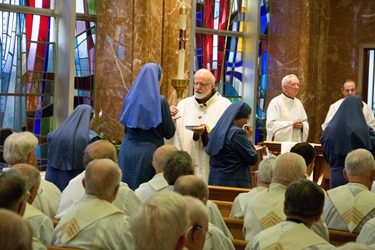 Cardinal Seán P. O'Malley and Boston Mayor Martin Walsh join the celebration of the 50th anniversary of Regina Cleri, the Archdiocese of Boston’s residence for senior priests in Boston’s West End June 5, 2014.
Pilot photo by Christopher S. Pineo 
