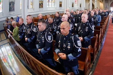 Cardinal Seán P. O'Malley celebrates the Mass for Public Safety Personnel, sometimes called the Blue Mass, at the Cathedral of the Holy Cross Sept. 21, 2014.
Pilot photo/ Gregory L. Tracy 
