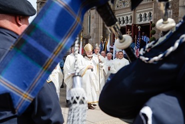 Cardinal Seán P. O'Malley celebrates the Mass for Public Safety Personnel, sometimes called the Blue Mass, at the Cathedral of the Holy Cross Sept. 21, 2014.
Pilot photo/ Gregory L. Tracy 
