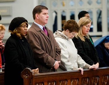 Cardinal Sean P. O’Malley celebrates Mass for All Souls Nov. 2, 2014 at the Cathedral of the Holy Cross.  The Mass, at which Catholics pray for the faithful departed, was celebrated for former Boston mayor Thomas M. Menino and his family.<br />
Pilot photo/ Gregory L. Tracy<br />
