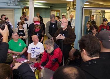 Cardinal Seán P. O'Malley visits Pine Street Inn homeless shelter in Boston Dec. 24, 2104.
Pilot photo/ Christopher S. Pineo 
