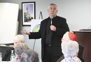 Meeting of Women Religious Superiors at the Pastoral Center May 13, 2015. Pilot photo/ Gregory L. Tracy 