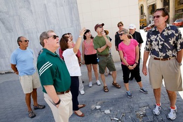 Sept. 19, 2015 -- Boston Pilgrims makes their way to the Museo Nacional de Bellas Artes (National Museum of Fine Arts) in Havana and experience some of Havana life.
Pilot photo/ Gregory L. Tracy
