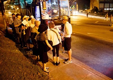 Boston pilgrims in Cuba for the visit of Pope Francis make their way to Havana’s Revolution Square in the early morning hours of September 20, 2015 for a Mass celebrated by the pope.
Pilot photo/Gregory L. Tracy