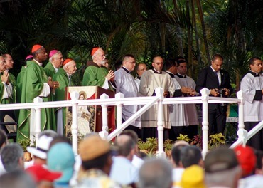 Boston pilgrims attend a Mass celebrated by Pope Francis in Havana’s Revolution Square September 20, 2015.
Pilot photo/Gregory L. Tracy