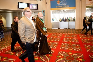 Cardinal O’Malley delivers a joint keynote address with Pastor Rick Warren, senior pastor of Saddleback Church in Lake Forest, Calif., at the World Meeting of Families in Philadelphia Sept. 25, 2015.
Pilot photo/ Gregory L. Tracy
