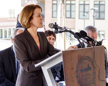 Dedication of the Planning Office for Urban Development’s Uphams Crossing development in Dorchester, Oct. 29, 2012. Pilot photo/ Mark Labbe 