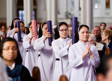 Mass for the Year of Consecrated Life celebrated by Cardinal Sean P. O'Malley at the Cathedral of the Holy Cross Nov. 29, 2015. Pilot photo/ Gregory L. Tracy