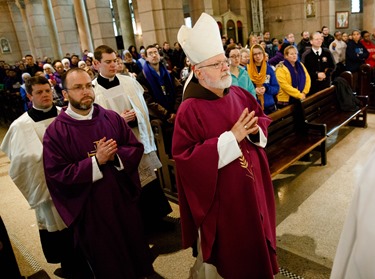 Cardinal O’Malley celebrates Mass at Sacred Heart Shrine in Washington, D.C. before the 43rd annual March for Life Jan. 22, 2016. Pilot photo/ Gregory L. Tracy 