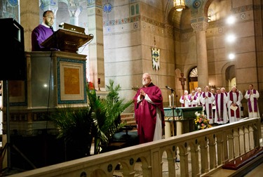 Cardinal O’Malley celebrates Mass at Sacred Heart Shrine in Washington, D.C. before the 43rd annual March for Life Jan. 22, 2016. Pilot photo/ Gregory L. Tracy 