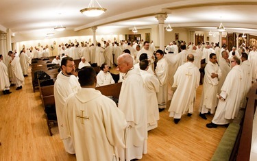 Chrism Mass March 22, 2016 at the Cathedral of the Holy Cross in Boston. Pilot photo/ Gregory L. Tracy