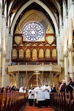 Chrism Mass March 22, 2016 at the Cathedral of the Holy Cross in Boston. Pilot photo/ Gregory L. Tracy