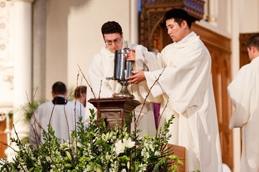 Chrism Mass March 22, 2016 at the Cathedral of the Holy Cross in Boston. Pilot photo/ Gregory L. Tracy