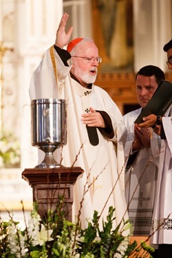 Chrism Mass March 22, 2016 at the Cathedral of the Holy Cross in Boston. Pilot photo/ Gregory L. Tracy