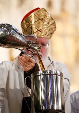 Chrism Mass March 22, 2016 at the Cathedral of the Holy Cross in Boston. Pilot photo/ Gregory L. Tracy