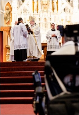 Cardinal O’Malley celebrates the Jubilee Pilgrimage and Mass for the Sick and their Caregivers Sunday, April 24, 2016 at the Cathedral of the Holy Cross in Boston.  (Pilot photo/ Gregory L. Tracy)
