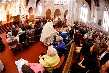 Cardinal O’Malley celebrates the Jubilee Pilgrimage and Mass for the Sick and their Caregivers Sunday, April 24, 2016 at the Cathedral of the Holy Cross in Boston.  (Pilot photo/ Gregory L. Tracy)
