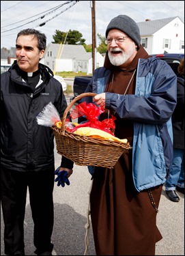 Cardinal O’Malley participates in Pastoral Center Service week at Immaculate Conception Church in Stoughton May 16, 2016.  Pilot photo/ Gregory L. Tracy  