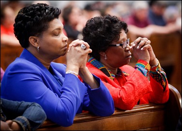 Pentecost Vigil at the Cathedral of the Holy Cross May 14, 2016. 
Pilot photo/ Gregory L. Tracy
