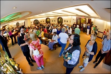 The relic of Padre Pio visits the Archdiocese of Boston Pastoral Center Sept. 22, 2016. Pilot photo/ Gregory L. Tracy 