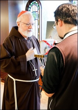 The relic of Padre Pio visits the Archdiocese of Boston Pastoral Center Sept. 22, 2016. Pilot photo/ Gregory L. Tracy 