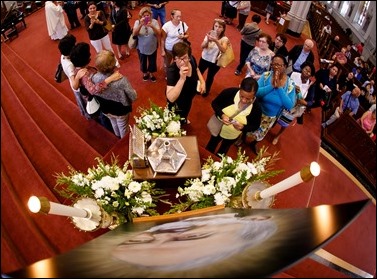 Bishop Robert P. Reed celebrates Mass for the Feast of St. Padre Pio at the Cathedral of the Holy Cross in the presence of the relic of the saint’s heart Sept. 23, 2016. Afterwards, the faithful were invited to venerate the relic. Pilot photo/ Gregory L. Tracy 