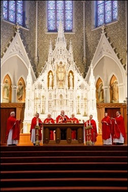 Cardinal O’Malley celebrates the annual Red Mass for members of the legal profession Oct. 30, 2016 at the Cathedral of the Holy Cross. Pilot photo/ Gregory L. Tracy 