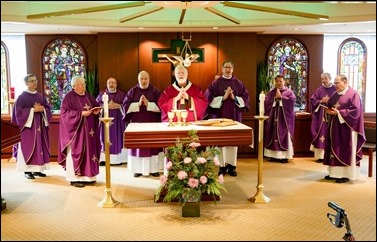 Mass to commemorate the 50th anniversary of priestly ordination of Bishop Arthur Kennedy, celebrated by Cardinal Seán P. O'Malley at the Archdiocese of Boston’s Pastoral Center, Dec. 19, 2016.
Pilot photo/ Gregory L. Tracy 
