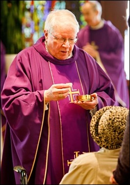 Mass to commemorate the 50th anniversary of priestly ordination of Bishop Arthur Kennedy, celebrated by Cardinal Seán P. O'Malley at the Archdiocese of Boston’s Pastoral Center, Dec. 19, 2016.
Pilot photo/ Gregory L. Tracy 
