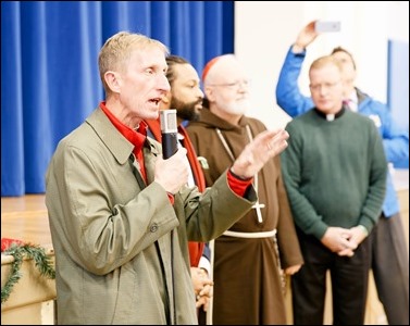 Cardinal O’Malley visits the Teen Center and St. Peter’s in Dorchester Saturday, Dec. 24, 2016. In partnership with the Menino family, Catholic Charities of Boston distributed Christmas gifts to nearly 400 children and families in need.
Pilot photo/ Gregory L. Tracy
