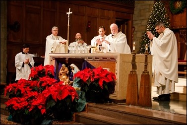 Cardinal O’Malley celebrates a New Year’s Eve Mass at St. Clement Eucharistic Shrine in Boston’s Back Bay, Dec. 31, 2016. Pilot photo/ Mark Labbe 