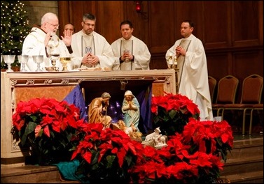 Cardinal O’Malley celebrates a New Year’s Eve Mass at St. Clement Eucharistic Shrine in Boston’s Back Bay, Dec. 31, 2016. Pilot photo/ Mark Labbe 