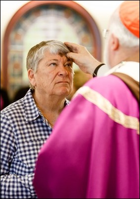 Cardinal Sean O’Malley celebrates Ash Wednesday Mass at the Archdiocese of Boston’s Pastoral Center March 1, 2017. Pilot photo/ Gregory L. Tracy 