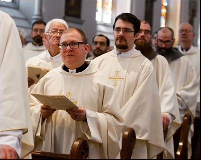 Cardinal Sean P. O’Malley celebrates the annual Chrism Mass at the Cathedral of the Holy Cross April 11, 2017.
Pilot photo/ Gregory L. Tracy 
