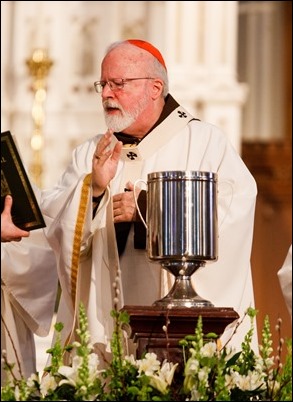 Cardinal Sean P. O’Malley celebrates the annual Chrism Mass at the Cathedral of the Holy Cross April 11, 2017.
Pilot photo/ Gregory L. Tracy 
